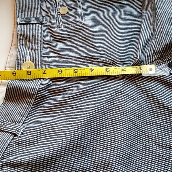 Dockers 30X10 pin stripped walking shorts.. Summer fun - Picture 7 of 8